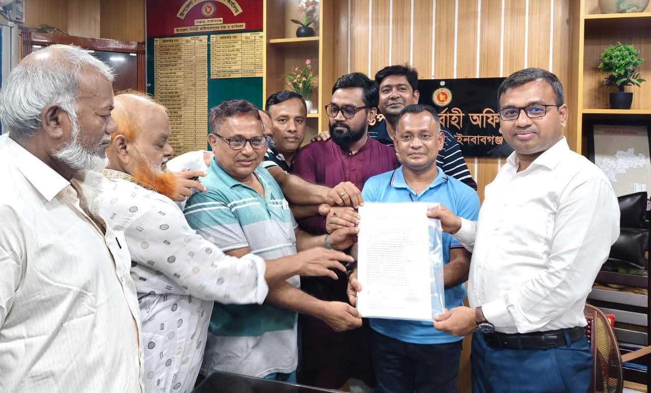 মাদক মুক্ত সমাজ গড়তে গোমস্তাপুরে সচেতন মহলের মানববন্ধন ও স্মারকলিপি প্রদান,