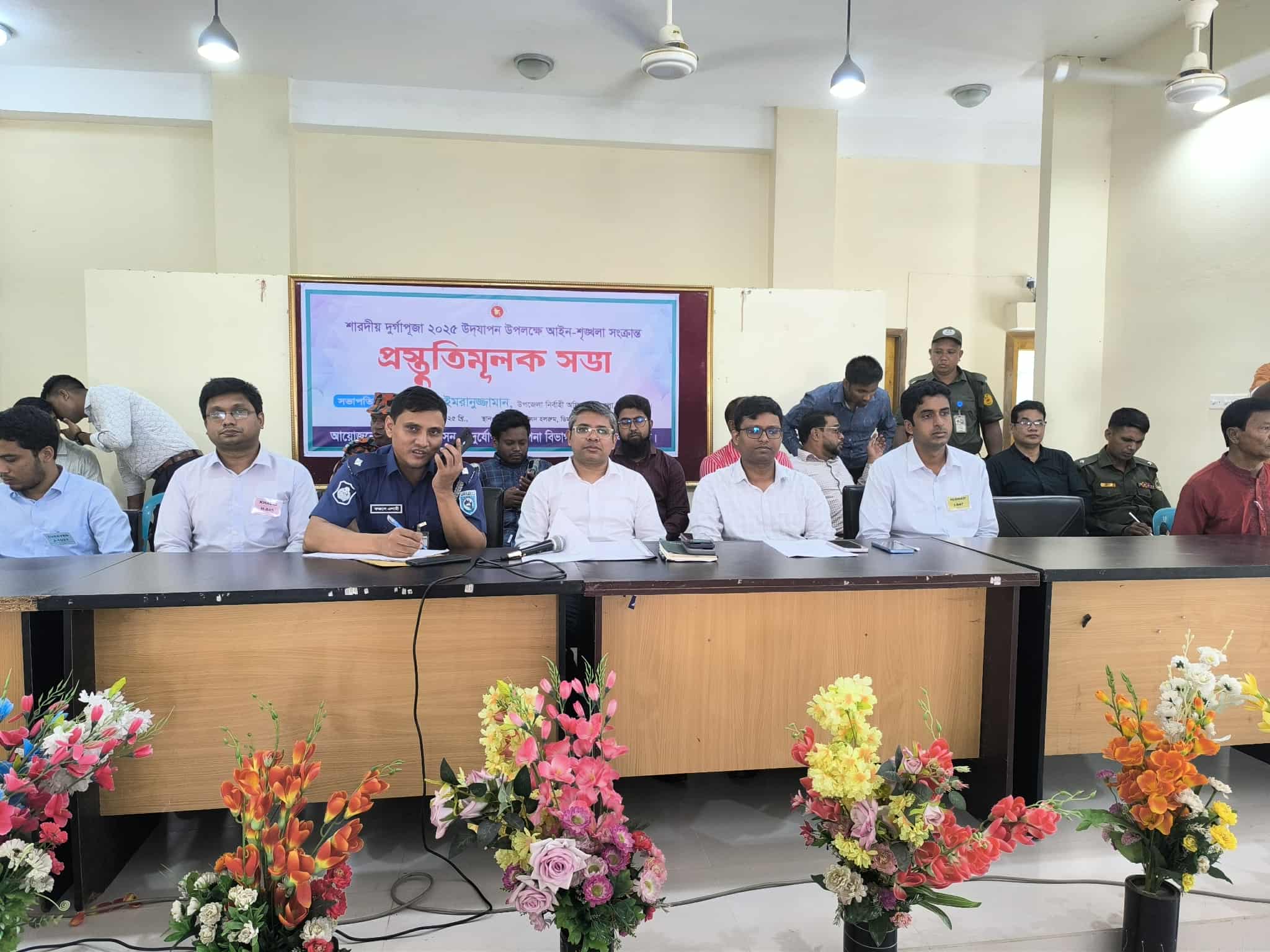 ডিমলায় প্রতিটি পূজামণ্ডপে কঠোর নিরাপত্তা বলয়, শান্তিপূর্ণ উৎসবের আমেজ।