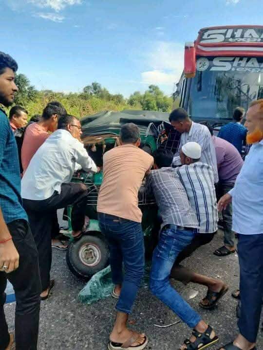 মানিকছড়িতে বাস-সিএনজি মুখোমুখি সংঘর্ষে আহত-৫