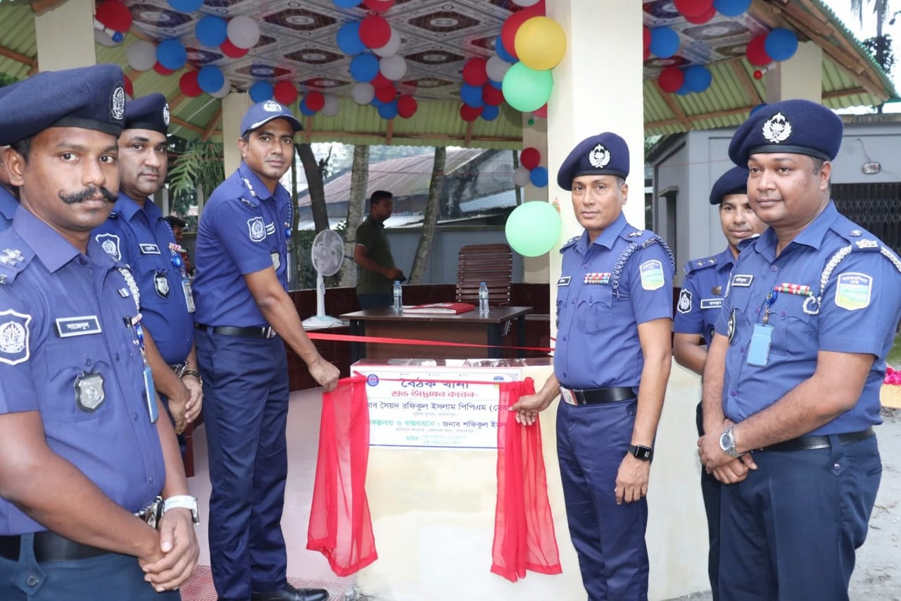 পুলিশ সুপার জামালপুর মহোদয়েরঁ মেলান্দহ থানা পরিদর্শন ও নবনির্মিত স্থাপনার শুভ উদ্বোধন,,