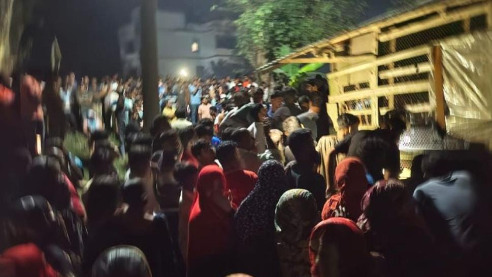 ঝিনাইদহে স্বামীর তালাবদ্ধ দোকানঘর থেকে স্ত্রীর মৃতদেহ উদ্ধার,,