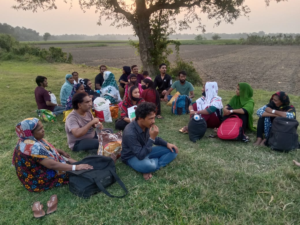 মেহেরপুর মুজিবনগর সীমান্ত দিয়ে পতাকা বৈঠকের মাধ্যমে ২৯ জন বাংলাদেশ নাগরিককে পুষব্যাক।