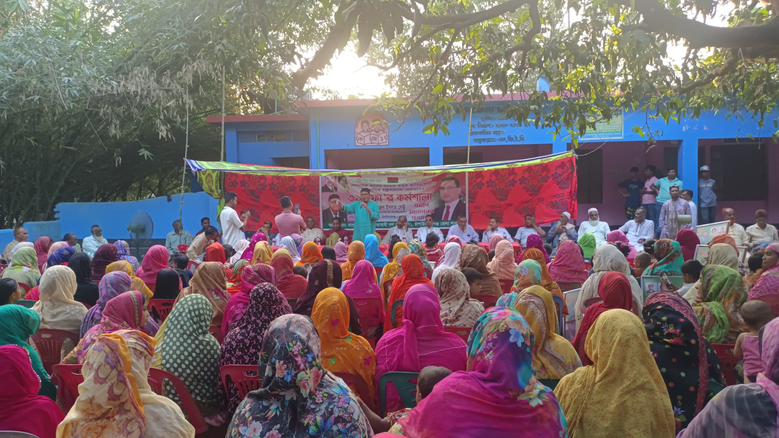 ভোলাহাটে ৩১ দফার লিফলেট বিতরণ ও মহিলাদের নিয়ে কর্মশালা অনুষ্ঠিত,