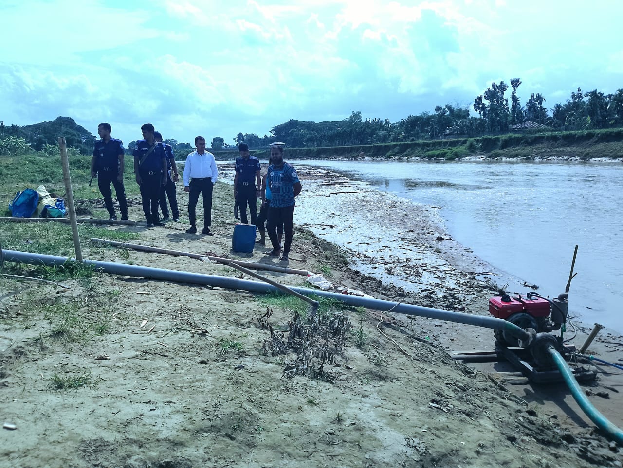 দীঘিনালায় অবৈধ বালু উত্তোলন; লক্ষ টাকা জরিমানা,