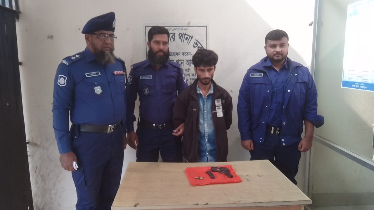 মেহেরপুর মুজিবনগরে যৌথবাহিনীর অভিযানে বিদেশি অস্ত্রসহ ইউনিয়ন যুবলীগের সহসভাপতি আটক,